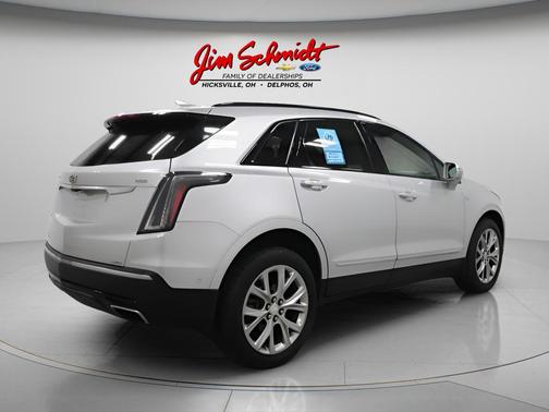 Radiant Silver Metallic 2020 Cadillac XT5 Sport