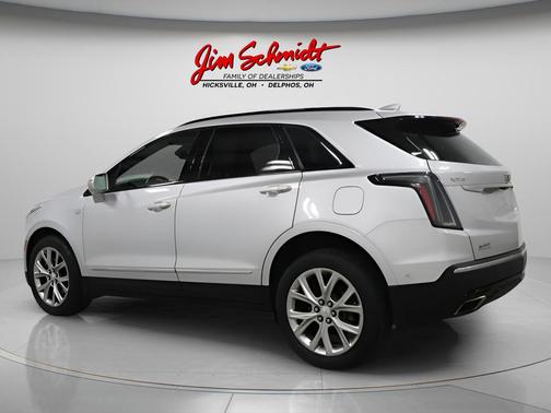 Radiant Silver Metallic 2020 Cadillac XT5 Sport