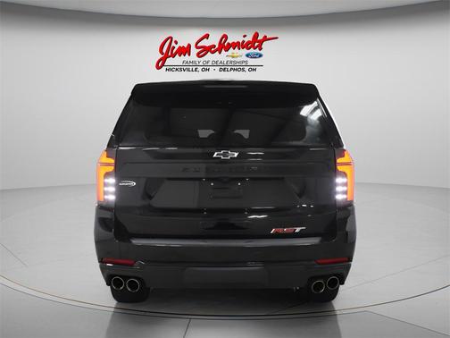 2025 Chevrolet Suburban RST