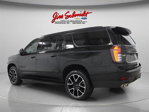 2025 Chevrolet Suburban RST