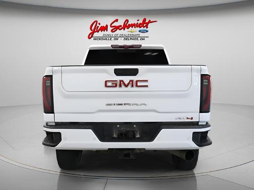 Summit White 2024 GMC Sierra 2500 AT4