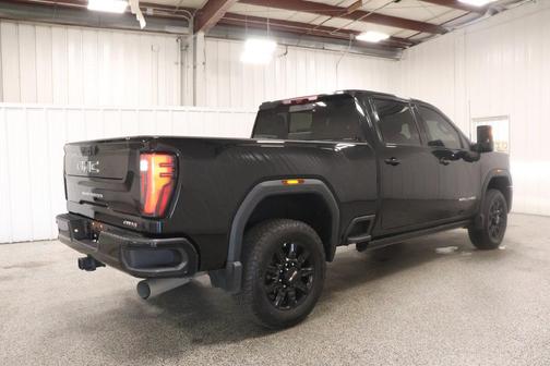Onyx Black 2025 GMC Sierra 2500 AT4