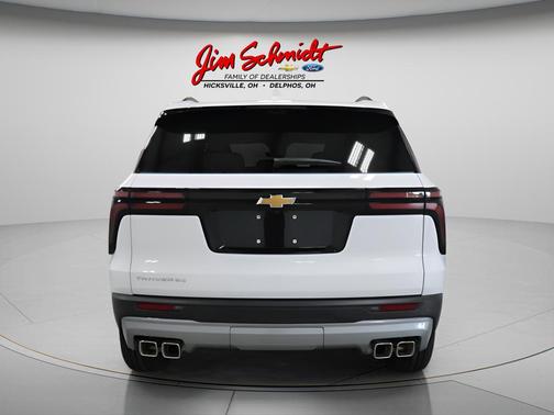 Summit White 2026 Chevrolet Traverse LT