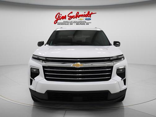 Summit White 2026 Chevrolet Traverse LT