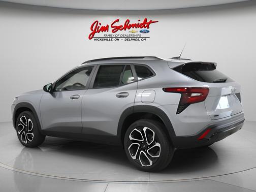 Sterling Gray Metallic 2026 Chevrolet Trax FWD 2RS