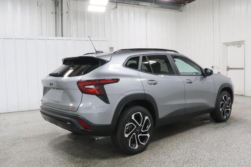 Sterling Gray Metallic 2026 Chevrolet Trax FWD 2RS