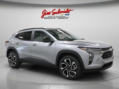 Sterling Gray Metallic 2026 Chevrolet Trax FWD 2RS