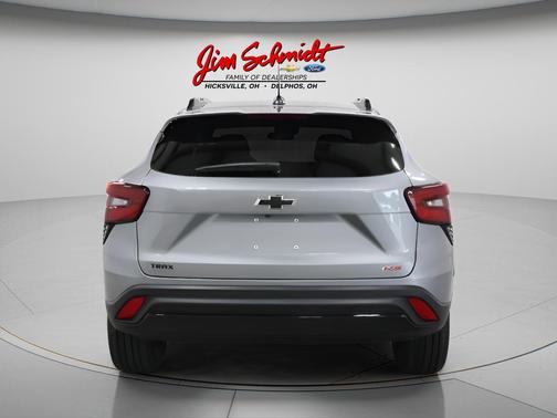 Sterling Gray Metallic 2026 Chevrolet Trax FWD 2RS