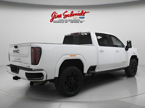 Summit White 2025 GMC Sierra 2500 AT4