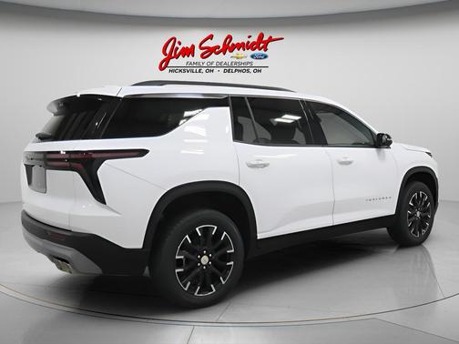 Summit White 2026 Chevrolet Traverse LT