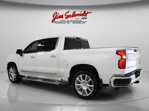 Iridescent Pearl Tricoat 2024 Chevrolet Silverado 1500 High Country