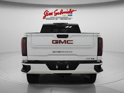 Summit White 2024 GMC Sierra 2500 AT4
