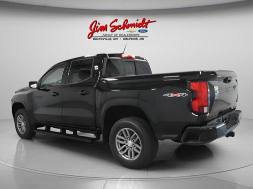 Black 2026 Chevrolet Colorado LT