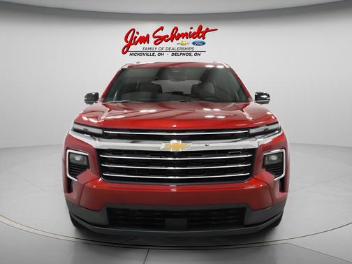 Radiant Red Tintcoat 2026 Chevrolet Traverse LT