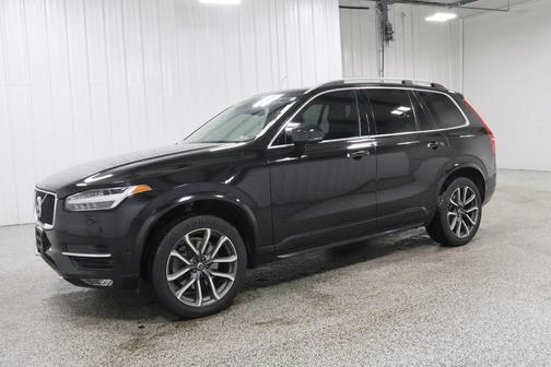 2018 Volvo XC90 T5 Momentum