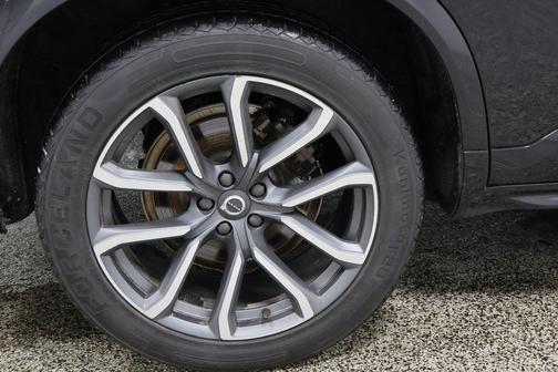 2018 Volvo XC90 T5 Momentum