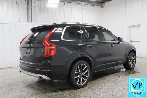 2018 Volvo XC90 T5 Momentum