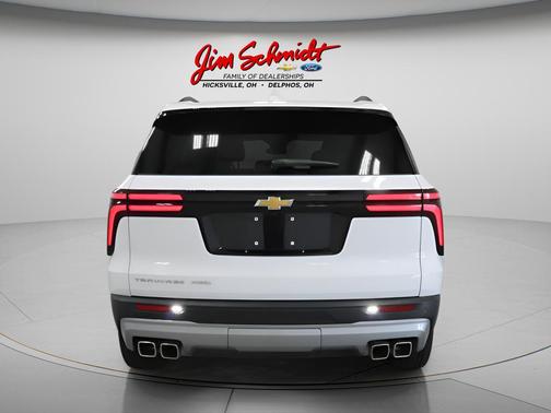 Summit White 2025 Chevrolet Traverse LT