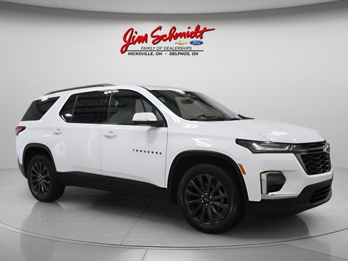 Summit White 2023 Chevrolet Traverse RS