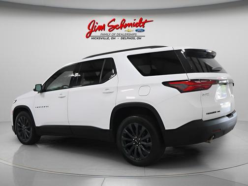 Summit White 2023 Chevrolet Traverse RS