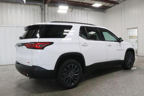 Summit White 2023 Chevrolet Traverse RS