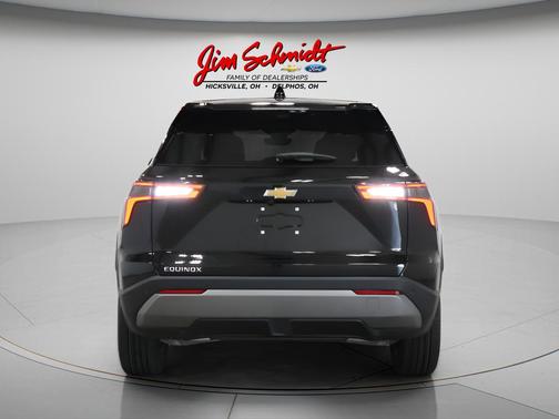 Mosaic Black Metallic 2026 Chevrolet Equinox 1LT
