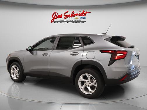 Sterling Gray Metallic 2026 Chevrolet Trax LS