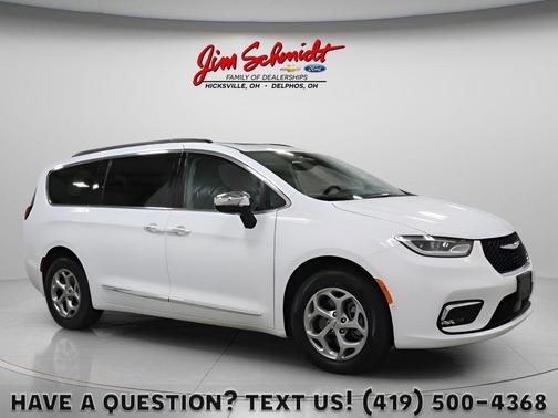 Bright White Clearcoat 2023 Chrysler Pacifica Limited