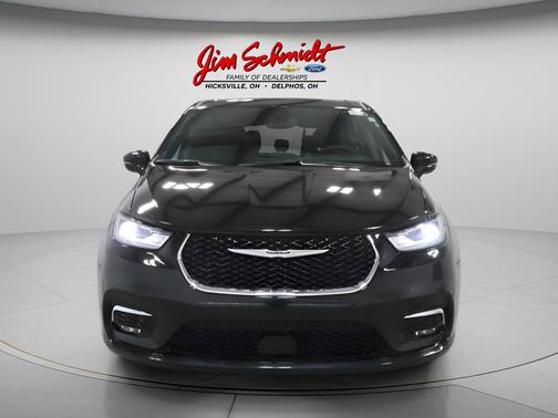 2025 Chrysler Pacifica L