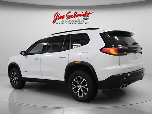 2024 GMC Acadia AWD AT4