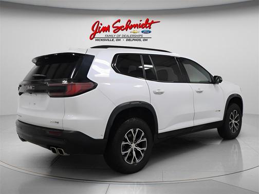 2024 GMC Acadia AWD AT4
