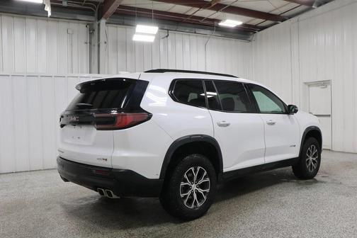 2024 GMC Acadia AWD AT4