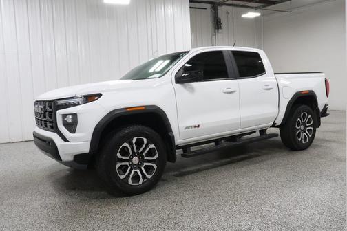 2024 GMC Canyon AT4