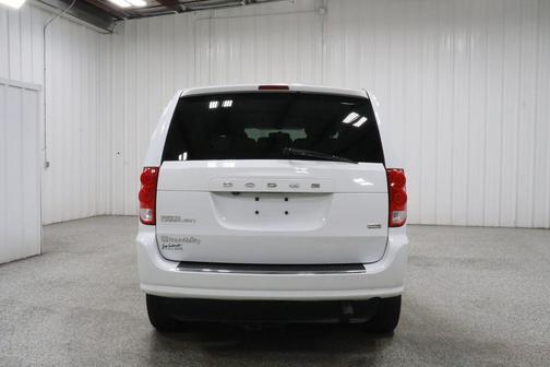 White Knuckle Clearcoat 2017 Dodge Grand Caravan SE