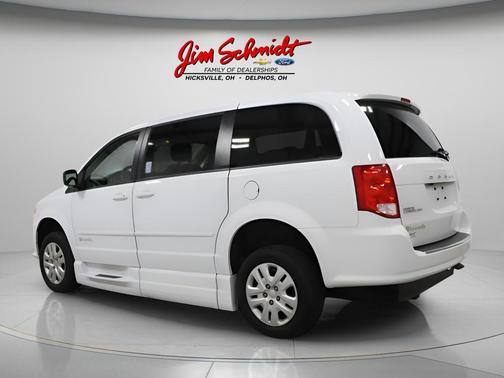 White Knuckle Clearcoat 2017 Dodge Grand Caravan SE