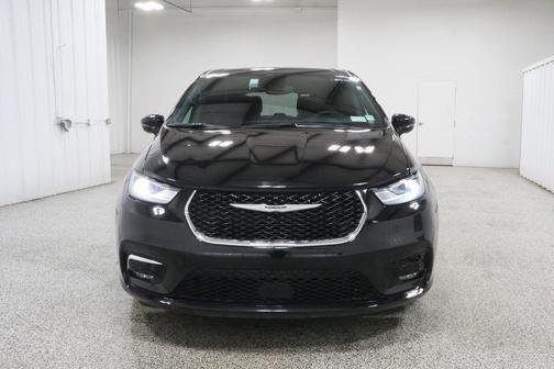 2025 Chrysler Pacifica L