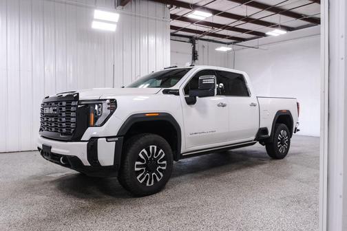 White Frost Tricoat 2025 GMC Sierra 2500 Denali Ultimate