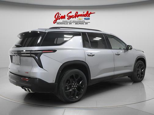 Sterling Grey Metallic 2025 Chevrolet Traverse RS