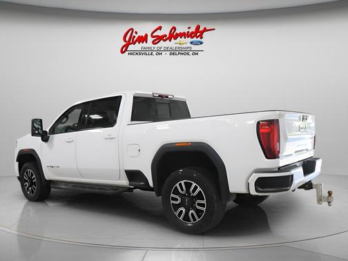 Summit White 2023 GMC Sierra 2500 AT4