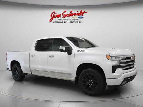Iridescent Pearl Tricoat 2024 Chevrolet Silverado 1500 High Country