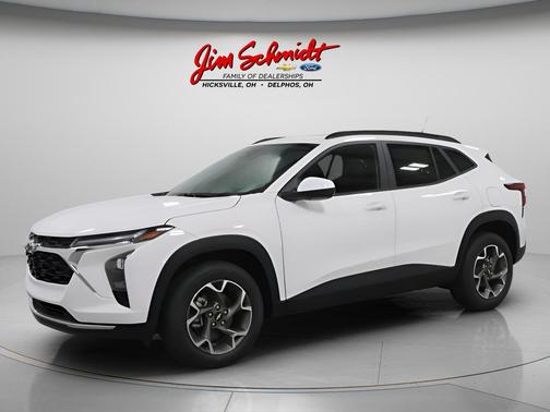 Summit White 2026 Chevrolet Trax LT