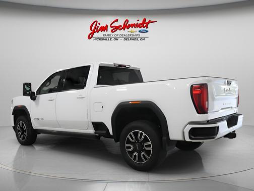 Summit White 2023 GMC Sierra 2500 AT4