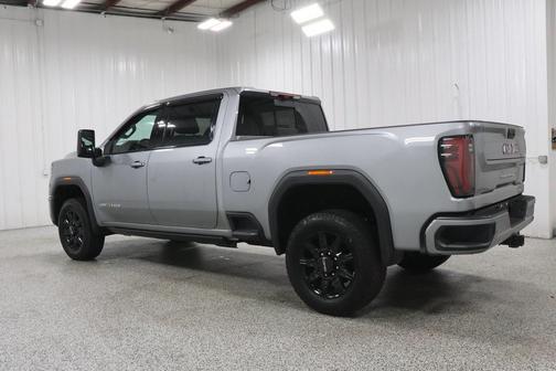 2025 GMC Sierra 2500 AT4