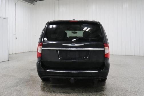 2016 Chrysler Town & Country Touring-L