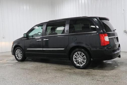 2016 Chrysler Town & Country Touring-L