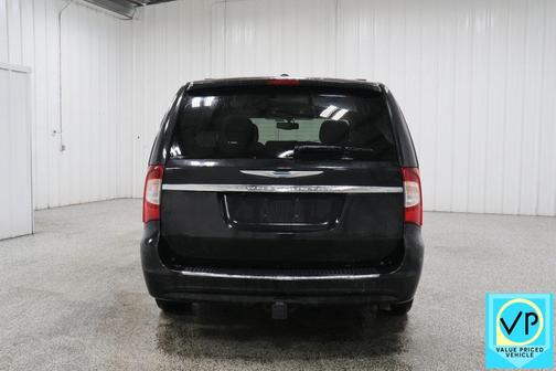 2016 Chrysler Town & Country Touring-L