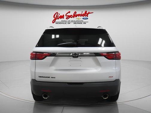 Silver Ice Metallic 2022 Chevrolet Traverse RS