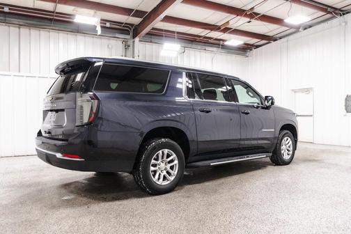 2025 Chevrolet Suburban LT