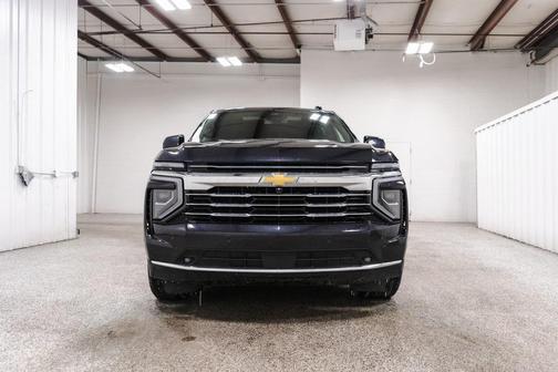 2025 Chevrolet Suburban LT