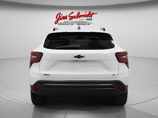 Summit White 2026 Chevrolet Trax LT